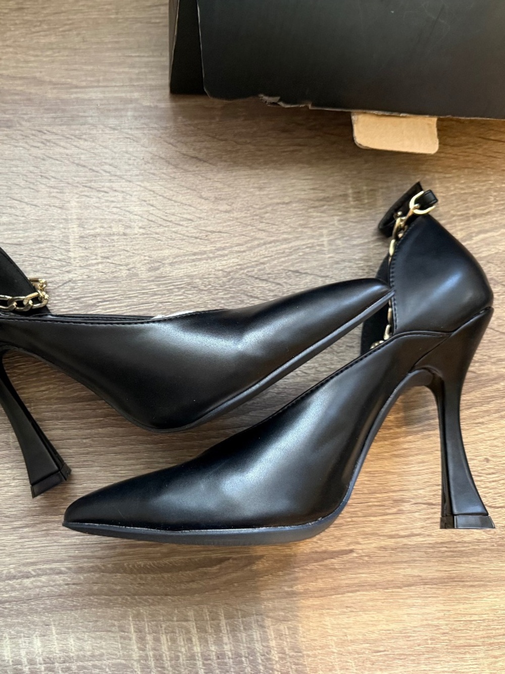 BNWT Fashion Nova Heels